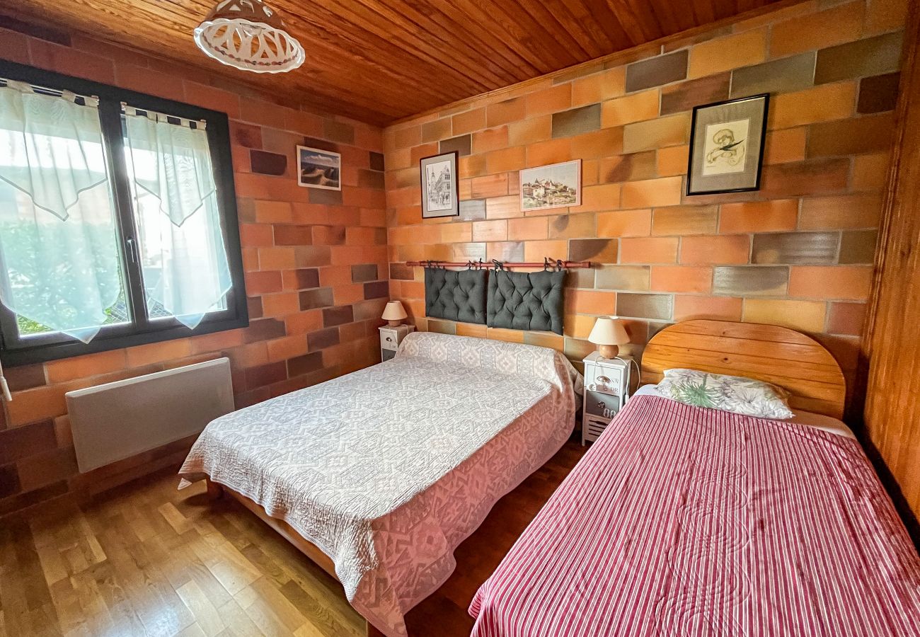 Villa à Lacanau - PLACE DE L'EGLISE - 88801