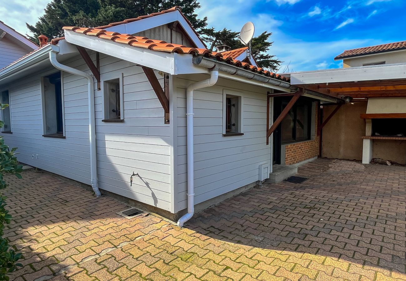 Villa à Lacanau - PLACE DE L'EGLISE - 88801